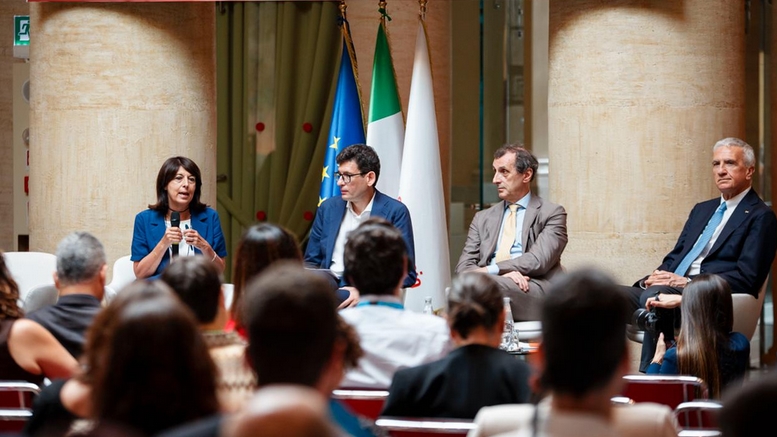 nella foto: Roberta Angelilli Vicepresidente e Assessore Sviluppo economico, Commercio, Artigianato, Industria, Internazionalizzazione – REGIONE LAZIO, Maurizio Andolfi, Responsabile Spazio Attivo e Open Innovation – LAZIO INNOVA, Francesco Marcolini Presidente – LAZIO INNOVA, On. Luciano Ciocchetti Copresidente dell’intergruppo parlamentare “One Health” – CAMERA DEI DEPUTATI