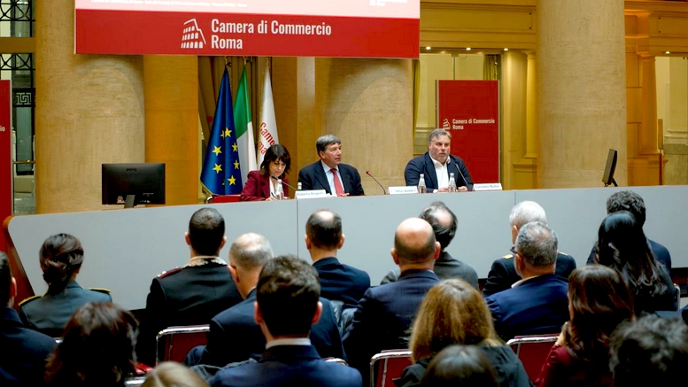 Il tavolo dei relatori alla presentazioe del Bando rivolto alle micro, piccole e medie imprese del territorio con l’obiettivo di sostenere le spese di partecipazione all’Expo in Giappone