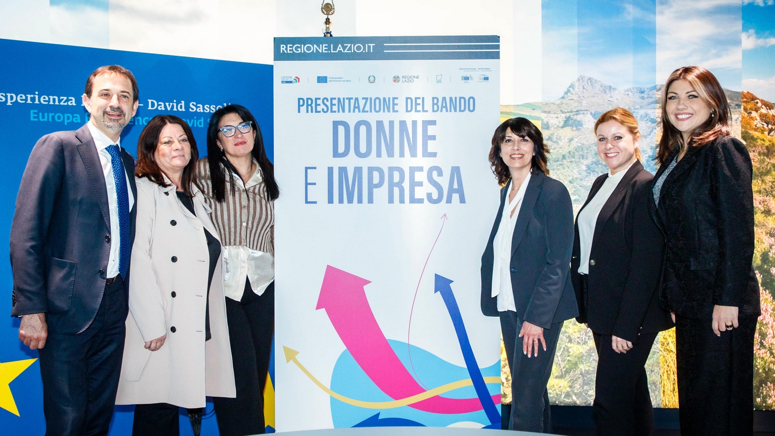 La vicepresidente Angelilli con le partecipanti alla presentazione del nuovo bando della Regione Lazio