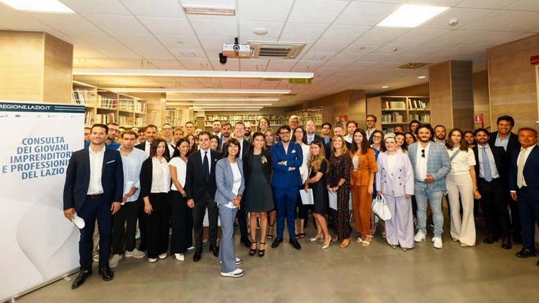 La vicepresidente della Regione Lazio Angelilli assieme ai membri della Cosulta dei Giovani Imprenditori