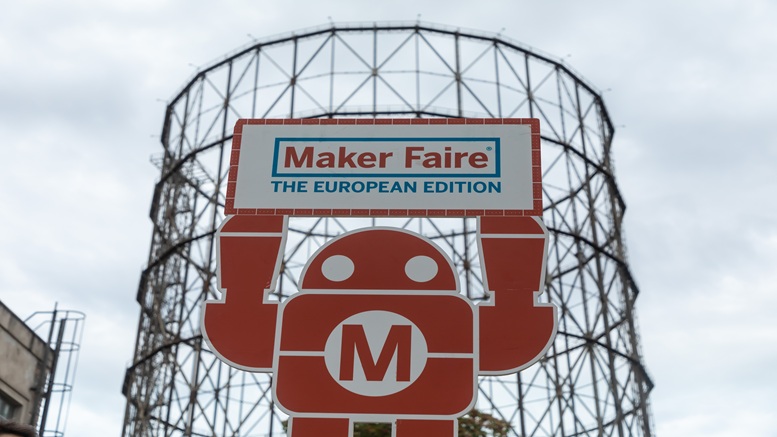 Maker Faire Rome – The European Edition, IX Edizione. Gasometro. L’evento, organizzato dalla Camera di Commercio di Roma, attraverso Innova Camera, punta a mettere la città di Roma al centro del dibattito sull’innovazione. È un evento che unisce scienza, fantascienza, tecnologia, divertimento e business dando vita a qualcosa di completamente nuovo. È anche una fiera, in cui business, istruzione e commercio destinato al consumo si mescolano e creano qualcosa di completamente nuovo