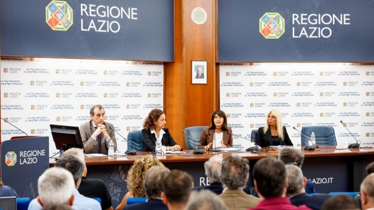 Foto di: Roberta Angelilli, Vicepresidente e assessore allo Sviluppo economico, Commercio, Artigianato, Industria e Internazionalizzazione della Regione Lazio, Tiziana Petucci, direttore regionale Sviluppo Economico, Attività Produttive e Ricerca – Regione Lazio, Francesco Marcolini, presidente di Lazio Innova e Vittoria Carli, Vicepresidente di Unindustria con delega alla Transizione Digitale